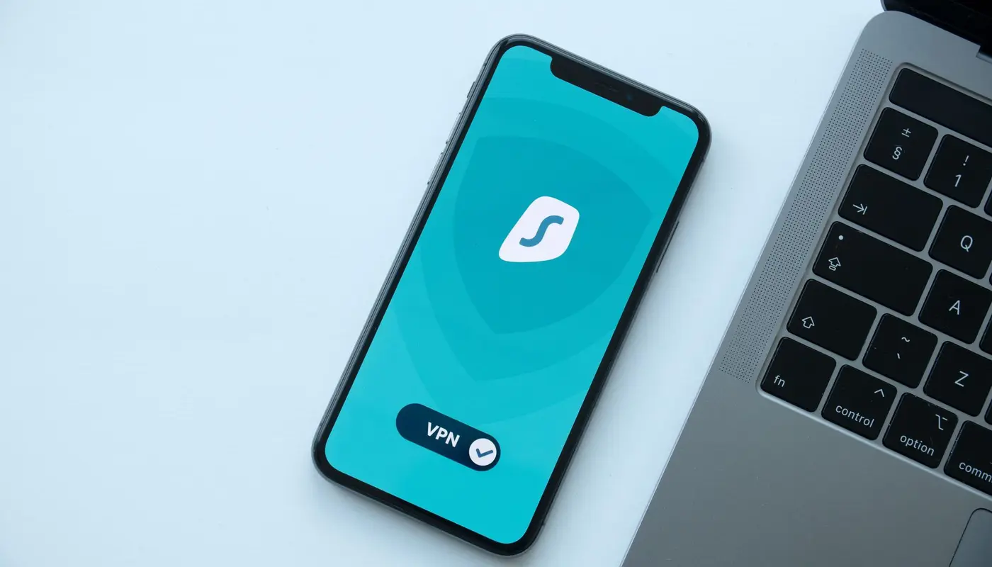 How free VPNs make money